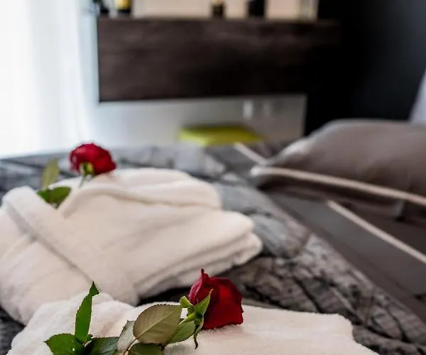 Escape Luxury Апартаменты